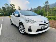 https://riyasewana.com/uploads/toyota-aqua-2912343622472.jpg