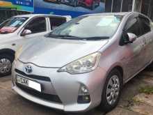 Toyota AQUA S Grade 2013 Car