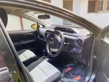 https://riyasewana.com/uploads/toyota-aqua-3017085922353.jpg