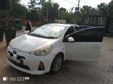 https://riyasewana.com/uploads/toyota-aqua-302301014872.jpg