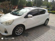 https://riyasewana.com/uploads/toyota-aqua-302301566205.jpg