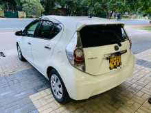 https://riyasewana.com/uploads/toyota-aqua-302355104422.jpg
