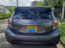https://riyasewana.com/uploads/toyota-aqua-3113904373.jpg