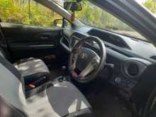 https://riyasewana.com/uploads/toyota-aqua-3113904815.jpg