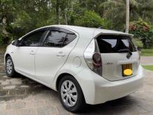 https://riyasewana.com/uploads/toyota-aqua-313071024315.jpg