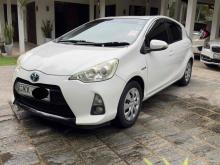 https://riyasewana.com/uploads/toyota-aqua-313071024812.jpg