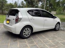https://riyasewana.com/uploads/toyota-aqua-313071124596.jpg