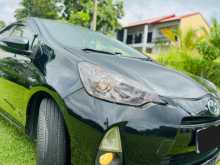 https://riyasewana.com/uploads/toyota-aqua-3145511234.jpg