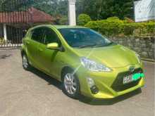 https://riyasewana.com/uploads/toyota-aqua-411404222643.jpg