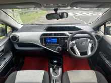 https://riyasewana.com/uploads/toyota-aqua-412170722582.jpg