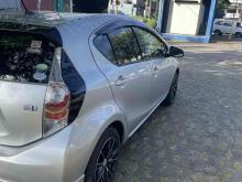 https://riyasewana.com/uploads/toyota-aqua-417214324303.jpg