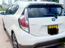 https://riyasewana.com/uploads/toyota-aqua-42022506995.jpg