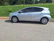 https://riyasewana.com/uploads/toyota-aqua-512534613.jpg