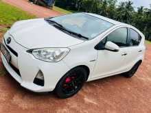 https://riyasewana.com/uploads/toyota-aqua-51311334972.jpg