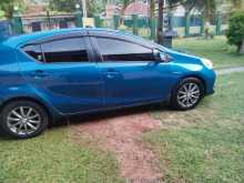 https://riyasewana.com/uploads/toyota-aqua-5172934543.jpg