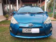 https://riyasewana.com/uploads/toyota-aqua-5172934625.jpg