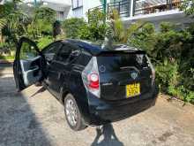https://riyasewana.com/uploads/toyota-aqua-5854514833.jpg