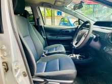 https://riyasewana.com/uploads/toyota-aqua-6102640253.jpg