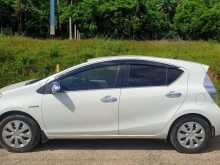 https://riyasewana.com/uploads/toyota-aqua-6947334272.jpg