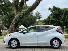 https://riyasewana.com/uploads/toyota-aqua-7155202962.jpg