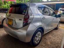 https://riyasewana.com/uploads/toyota-aqua-8180104574.jpg
