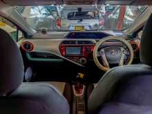 https://riyasewana.com/uploads/toyota-aqua-893520703.jpg