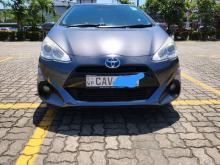 Toyota AQUA 2017 Car