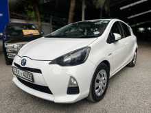 https://riyasewana.com/uploads/toyota-aqua-9165559942.jpg