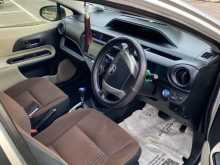 https://riyasewana.com/uploads/toyota-aqua-9185017634.jpg