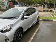 https://riyasewana.com/uploads/toyota-aqua-918501773.jpg