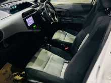 https://riyasewana.com/uploads/toyota-aqua-9926574502.jpg