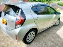https://riyasewana.com/uploads/toyota-aqua-egaleye-2017-1220105112913.jpg