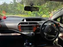 https://riyasewana.com/uploads/toyota-aqua-g-141228314772.jpg