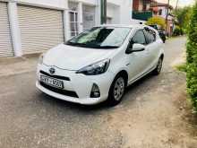 https://riyasewana.com/uploads/toyota-aqua-g-1495110853.jpg
