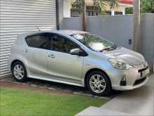 Toyota AQUA G GRADE 2012 Car
