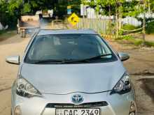 Toyota Aqua G Grade 2012 Car