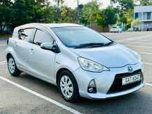https://riyasewana.com/uploads/toyota-aqua-g-2012-620270512394.jpg