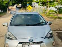 Toyota Aqua G Grade 2012 Car