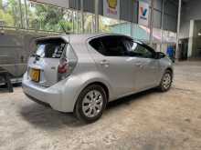 https://riyasewana.com/uploads/toyota-aqua-g-2013-197010812723.jpg