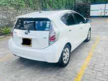 https://riyasewana.com/uploads/toyota-aqua-g-2013-29020612213.jpg