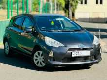 Toyota Aqua G Grade Hybrid 2013 Car