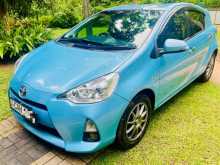 https://riyasewana.com/uploads/toyota-aqua-g-2014-127513012482.jpg