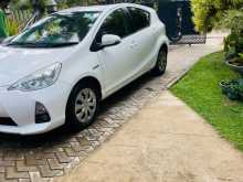 https://riyasewana.com/uploads/toyota-aqua-g-2014-2111234512634.jpg