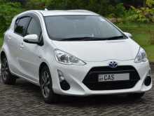https://riyasewana.com/uploads/toyota-aqua-g-21103211764.jpg
