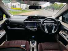 https://riyasewana.com/uploads/toyota-aqua-g-21406354012.jpg