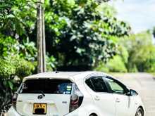 https://riyasewana.com/uploads/toyota-aqua-g-221034922692.jpg