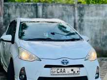https://riyasewana.com/uploads/toyota-aqua-g-419235122542.jpg