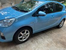 https://riyasewana.com/uploads/toyota-aqua-g-420114617715.jpg
