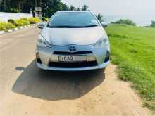 https://riyasewana.com/uploads/toyota-aqua-g-81919384312.jpg