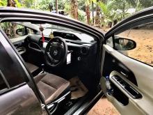 https://riyasewana.com/uploads/toyota-aqua-grade-149443617905.jpg